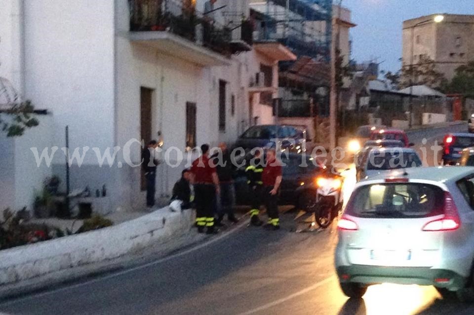 BACOLI/ Doppio incidente in pochi minuti: paura e feriti a Baia – LE FOTO