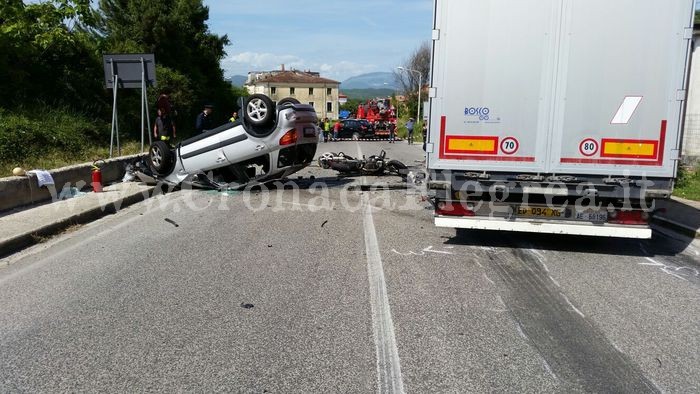 Auto si ribalta sulla statale, muore 43enne di Pozzuoli