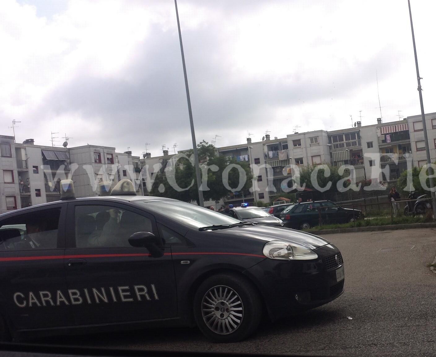 QUARTO/ Questioni di cuore, scoppia la lite nel rione: oltre 100 persone in strada