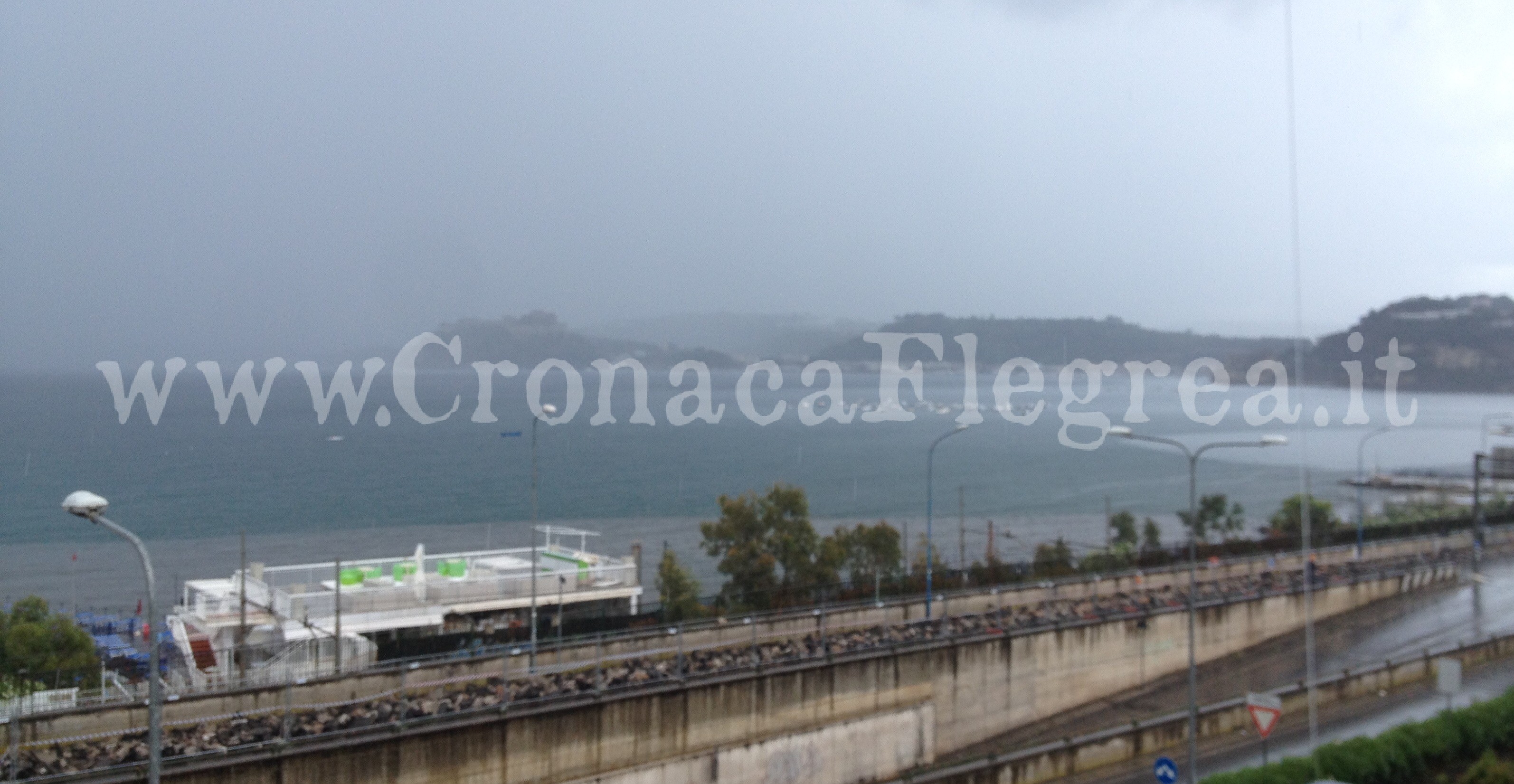 Trema la terra a Pozzuoli: scossa a largo di Lucrino