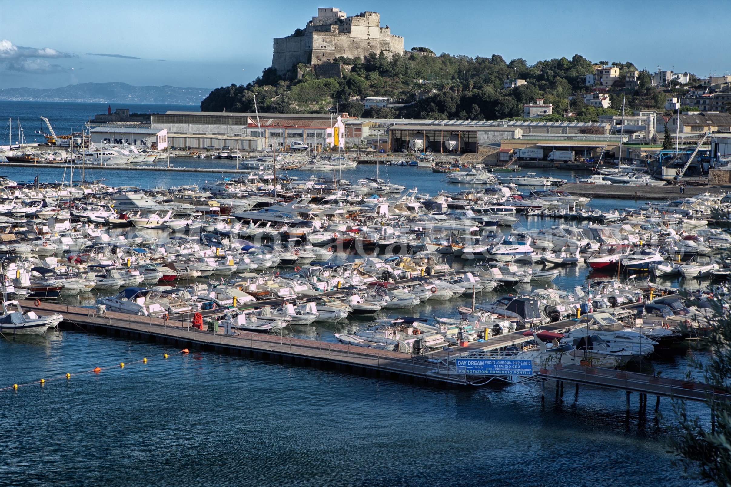 NUOTO/ Grande emozione per la Capri – Napoli a Baia