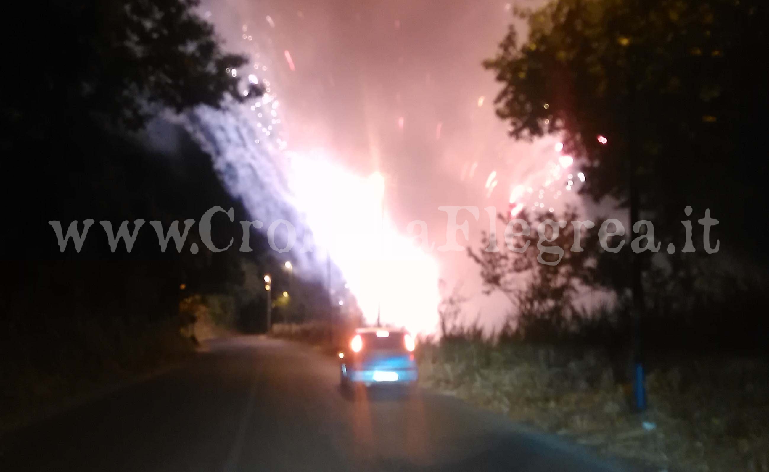 POZZUOLI/ Botti fuorilegge: a Monterusciello va in scena la follia – LE FOTO