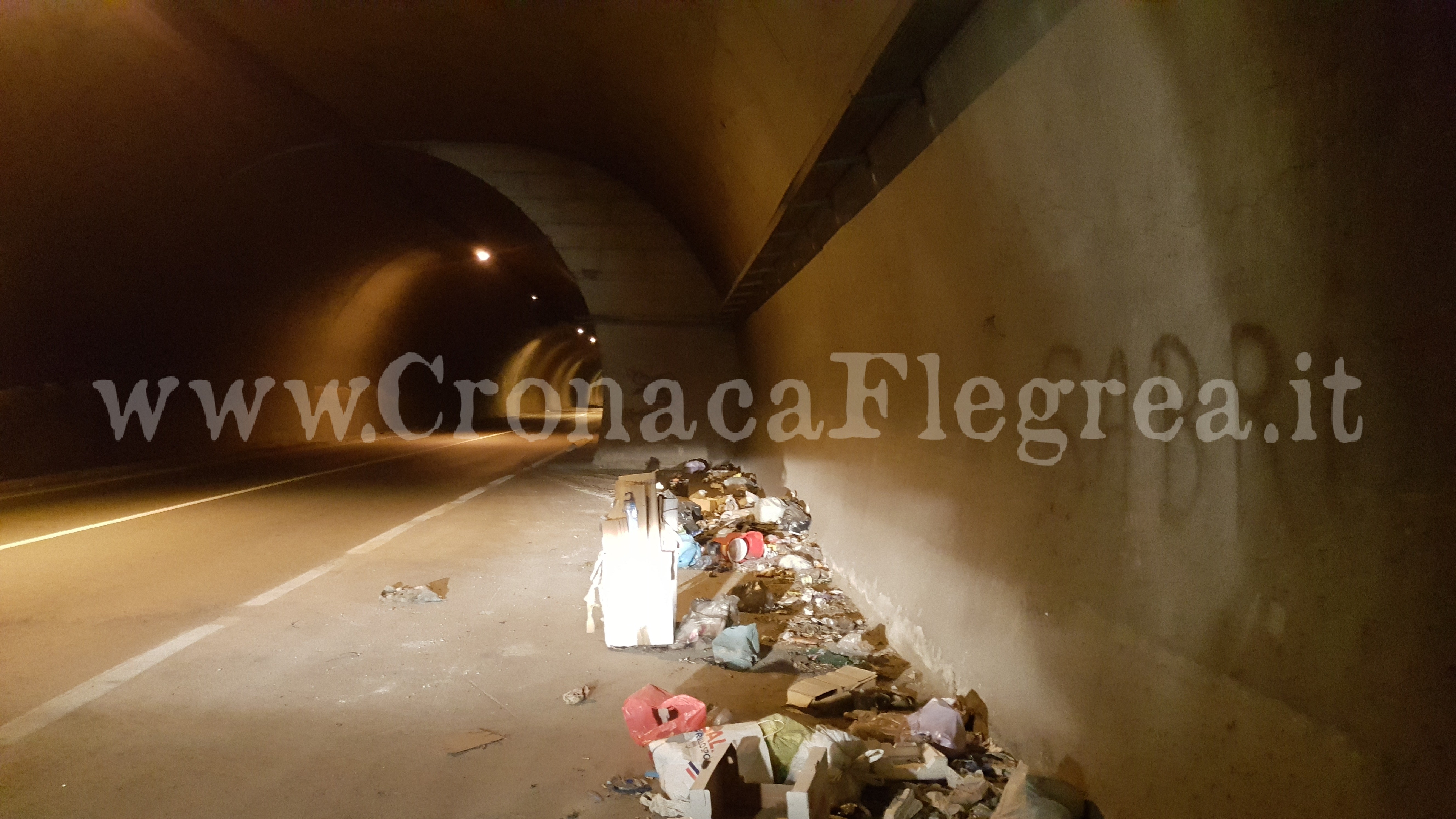 Rifiuti e problemi strutturali: il disastro del tunnel tra Pozzuoli e Quarto