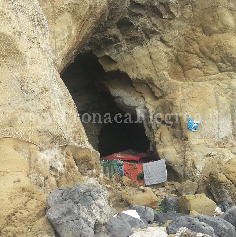 POZZUOLI/ Clochard ancora nelle grotte: riapre il “Grand Hotel Rione Terra”