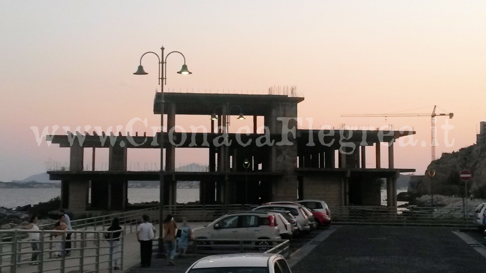 POZZUOLI/ Ordine di abbattimento per “Vicienz a mare”