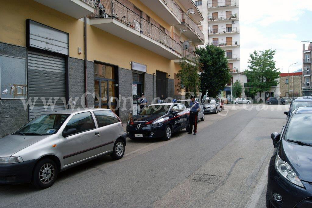 Seminano il panico sparando in aria tra la gente, denunciati due ragazzi