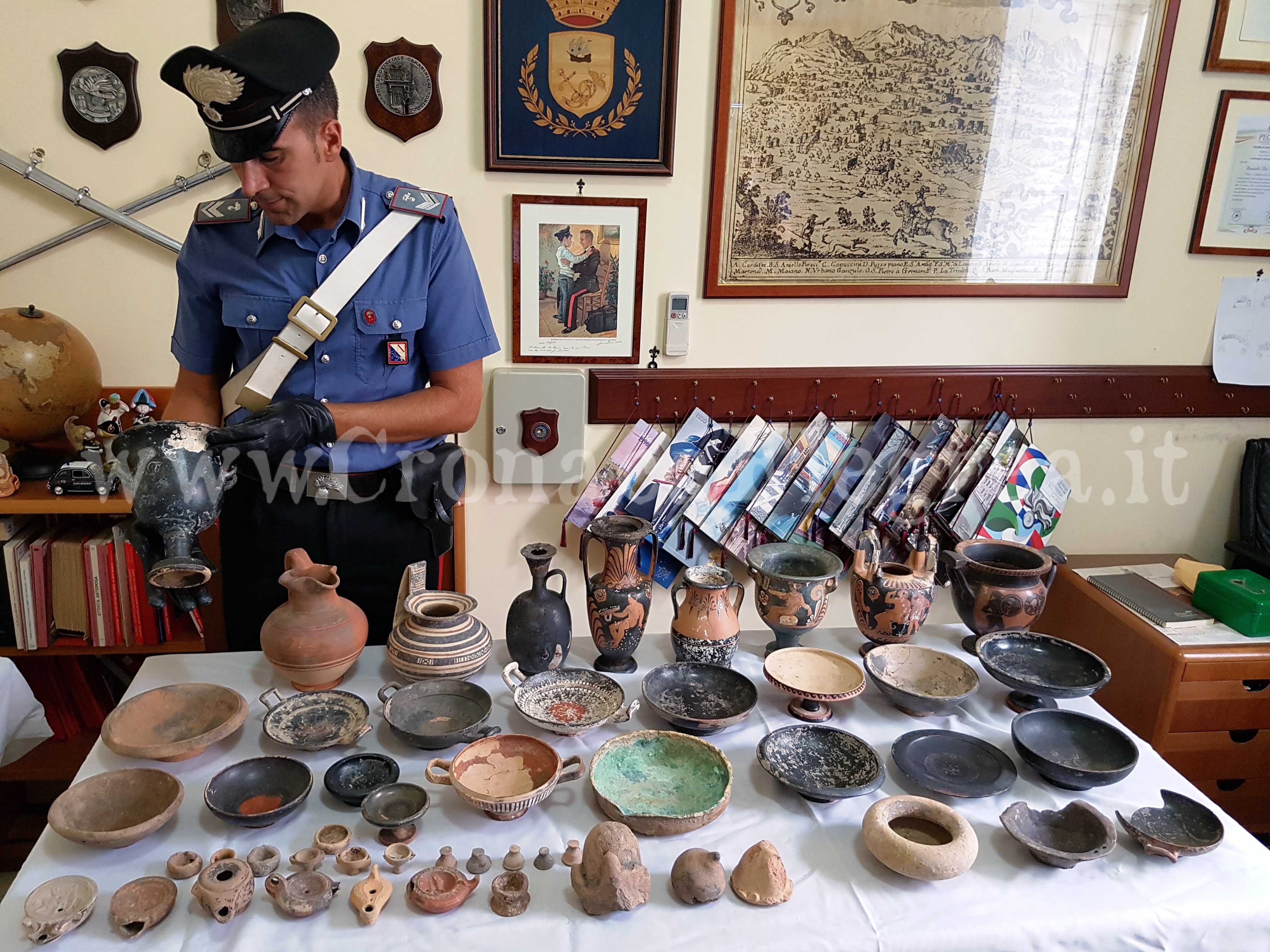 Reperti archeologici per milioni di euro trovati in casa di un medico