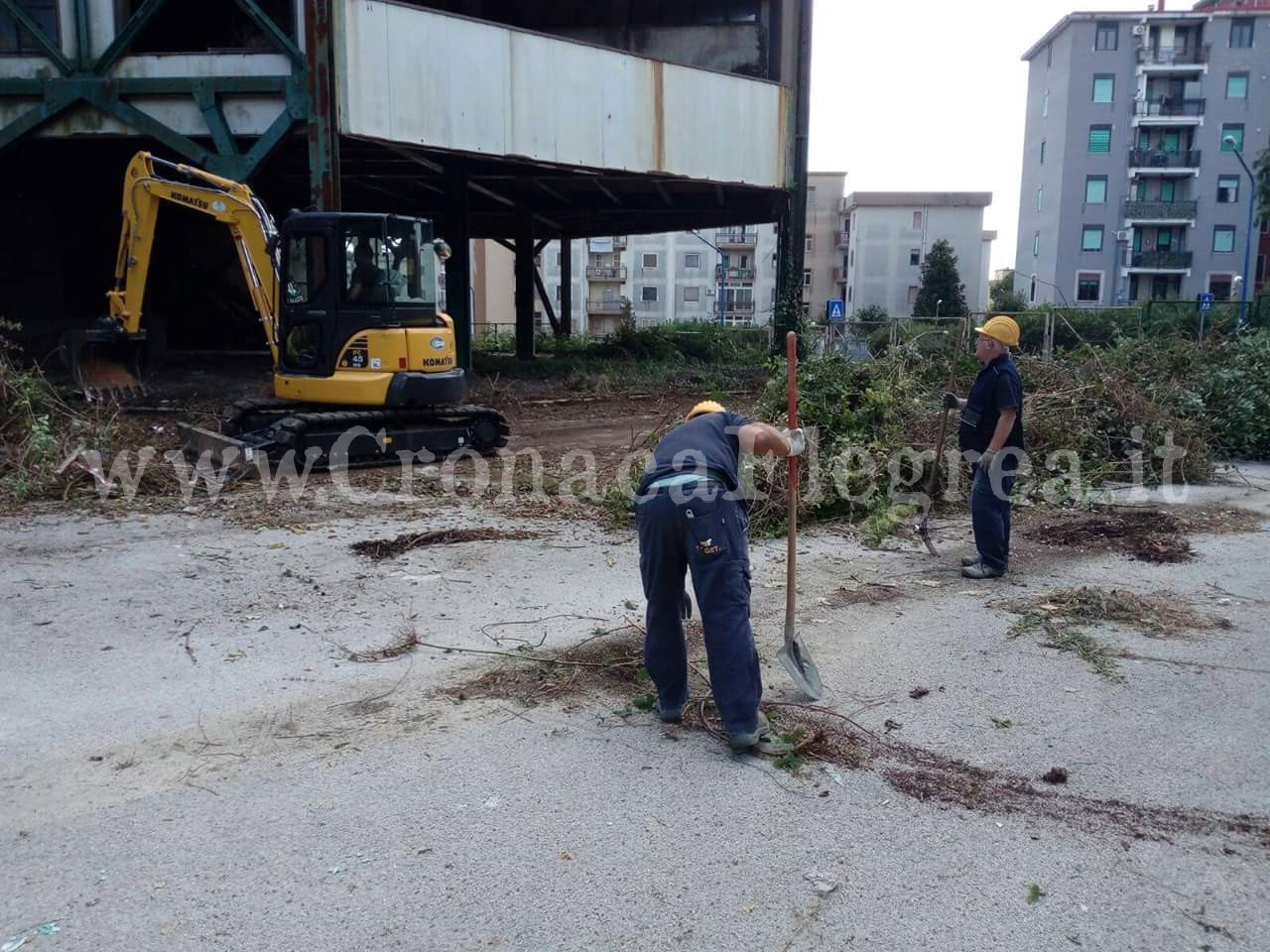 POZZUOLI/ Acquistato il “Centro Commerciale” di Monterusciello, iniziata la bonifica – LE FOTO