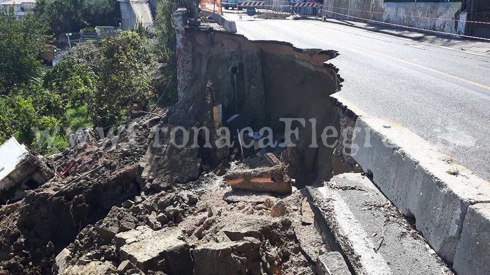 MONTE DI PROCIDA/ Città Metropolitana a lavoro per ripristinare la viabilità dopo la frana