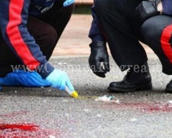 POZZUOLI/ Follia a Monterusciello: tossicodipendente accoltella il fratello alla testa per difendere la madre. Poi aggredisce i carabinieri