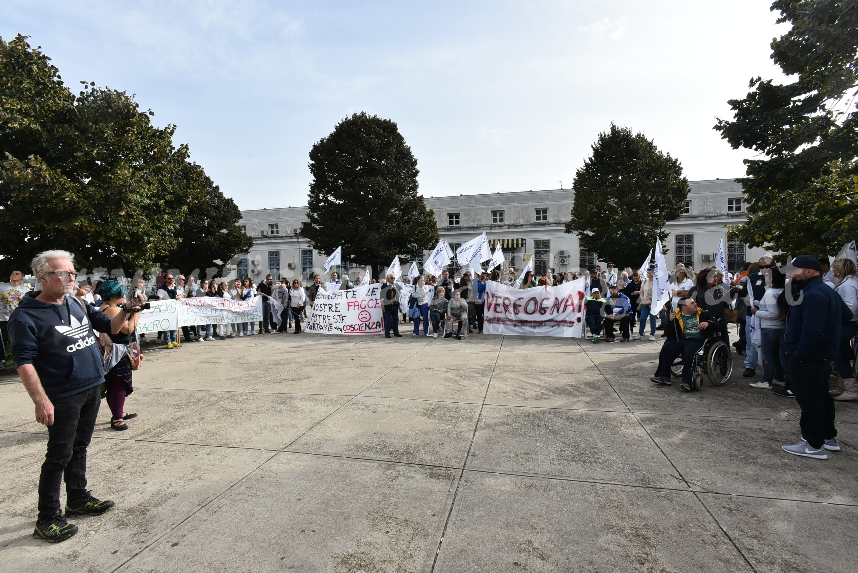 POZZUOLI/ Vince la protesta: il centro “Iside” non chiude