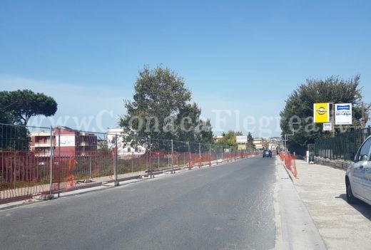 Il cantiere fermo del percorso ciclopedonale di via Consolare Campana