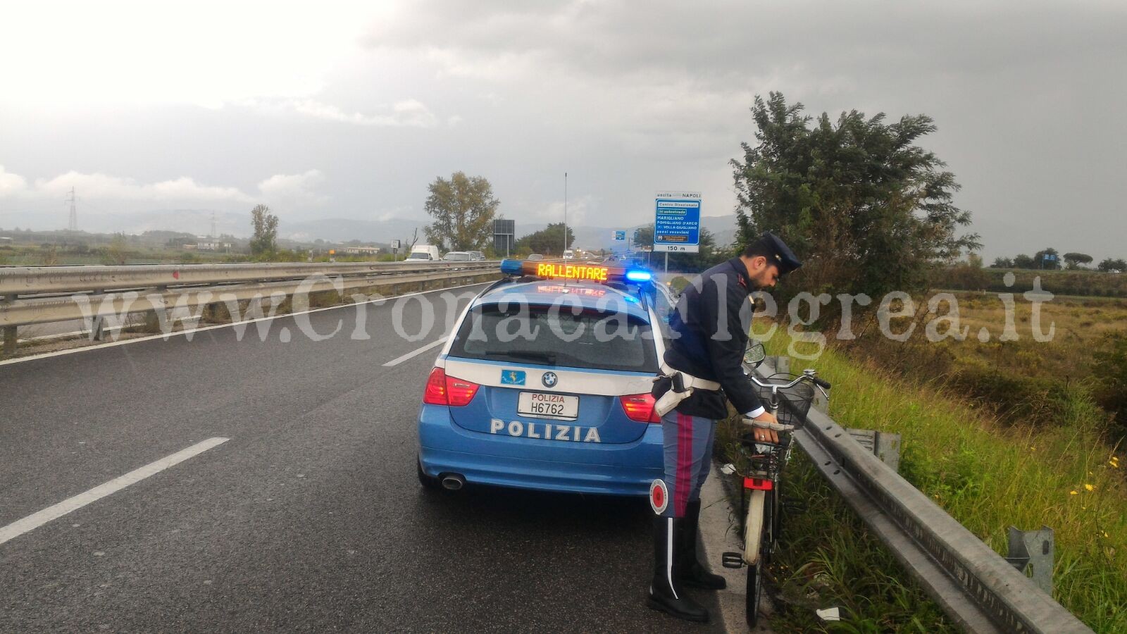 Polizia Stradale salva un anziano in bicicletta prima dell’arrivo di una tromba d’aria