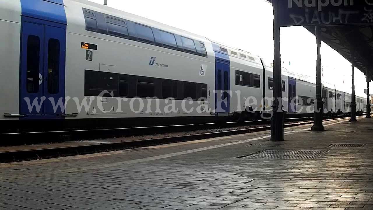 Dormiva nei vagoni abbandonati dei treni, arrestato ricercato internazionale