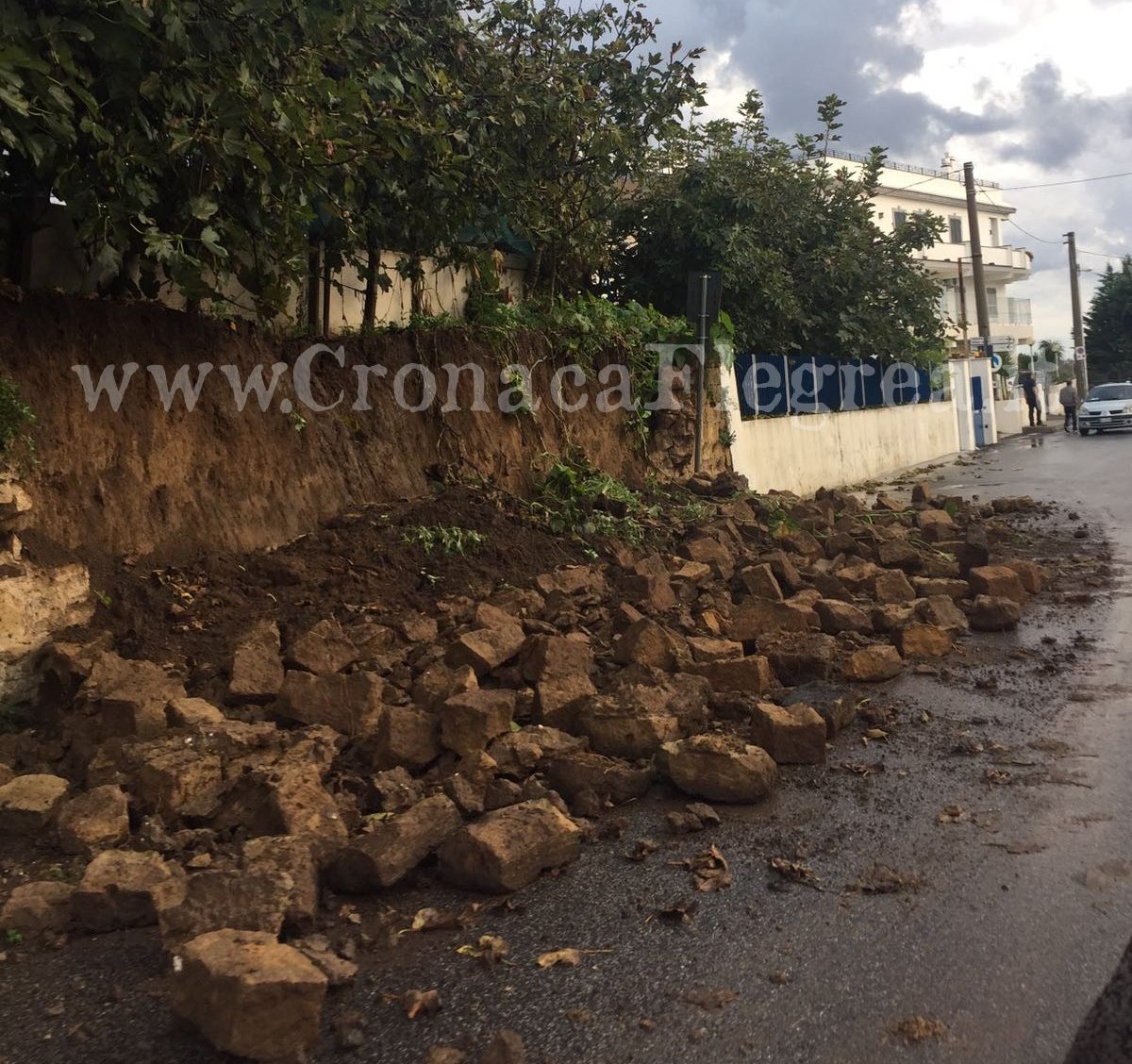 Pioggia battente e frane, Bacoli e Monte di Procida in ginocchio