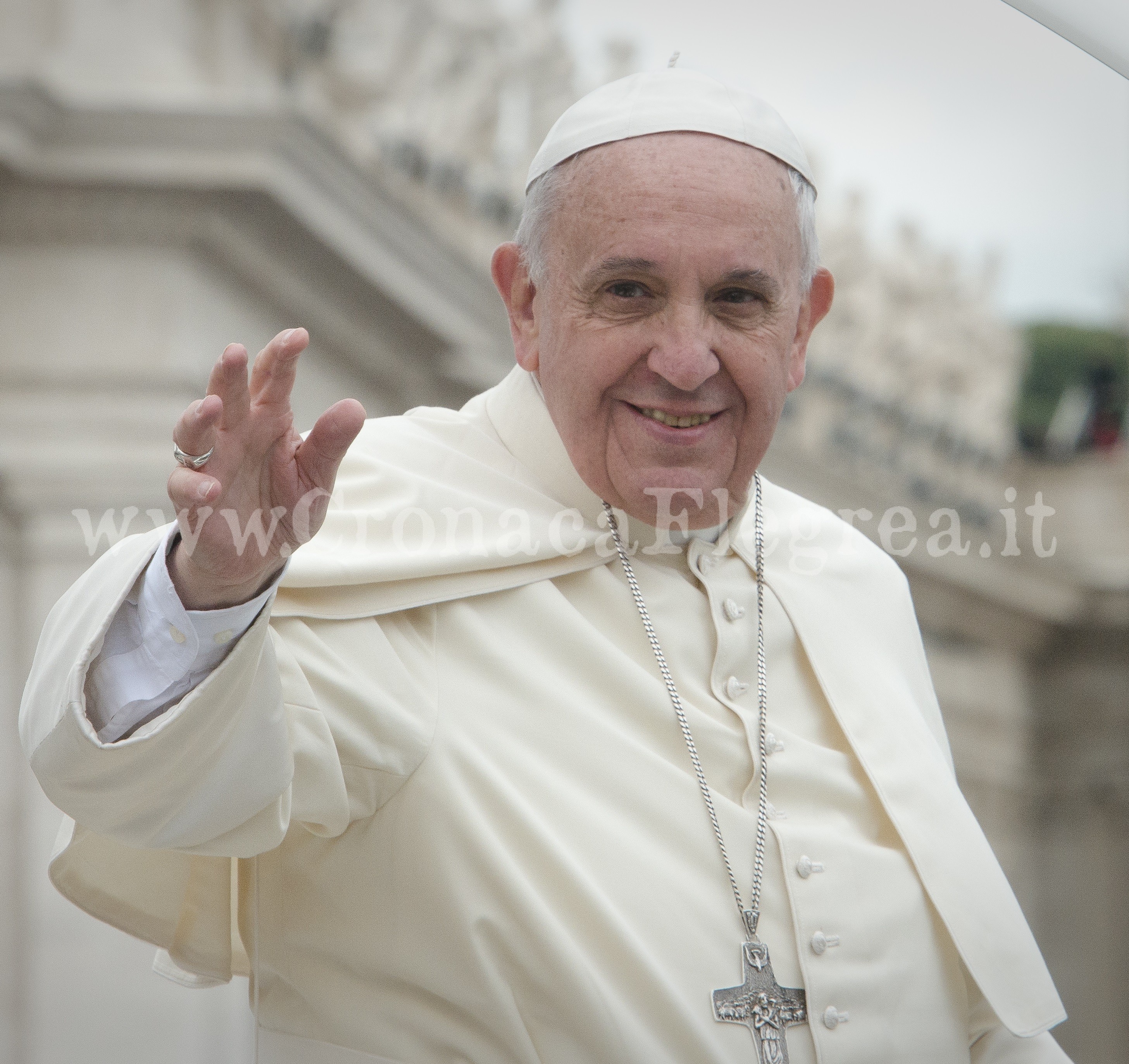 Duecento anziani di Pozzuoli incontrano il Papa