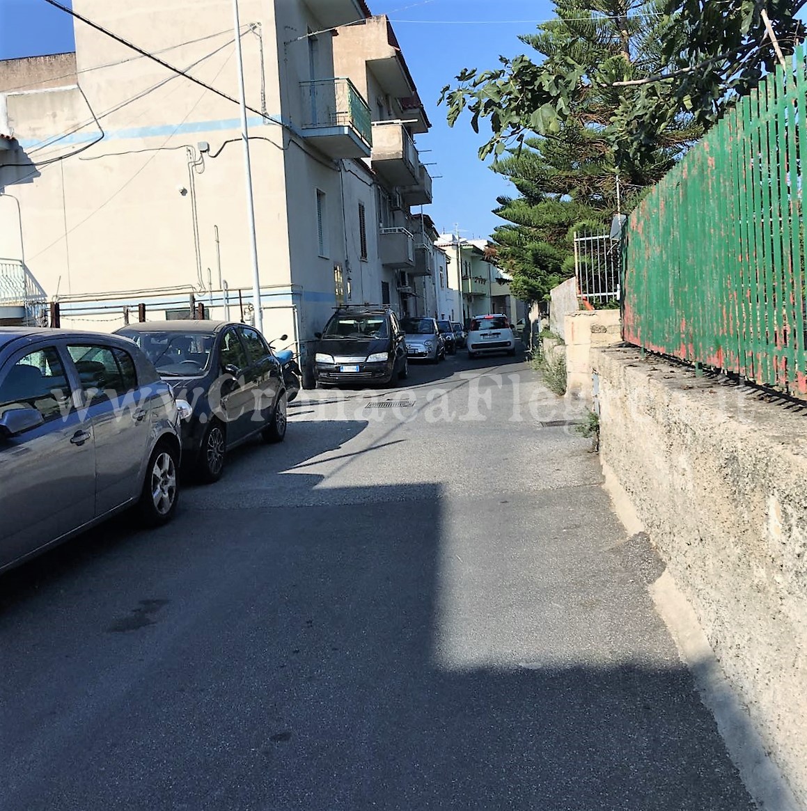 MONTE DI PROCIDA/ Sosta “selvaggia” in via Solferino: monta la polemica