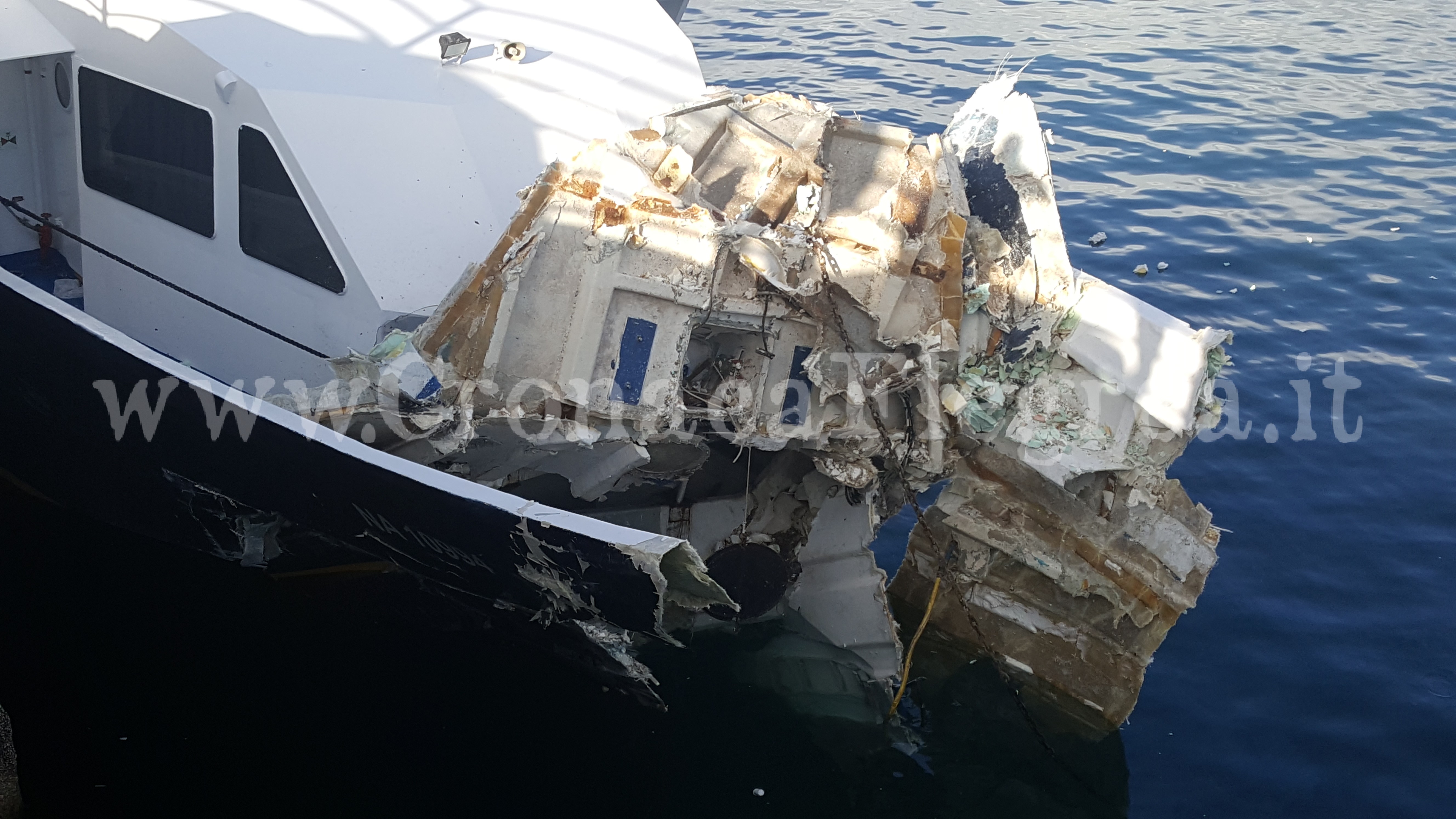 Incidente nel porto di Pozzuoli, l’inchiesta e le ipotesi: “Errori umano e tecnico”