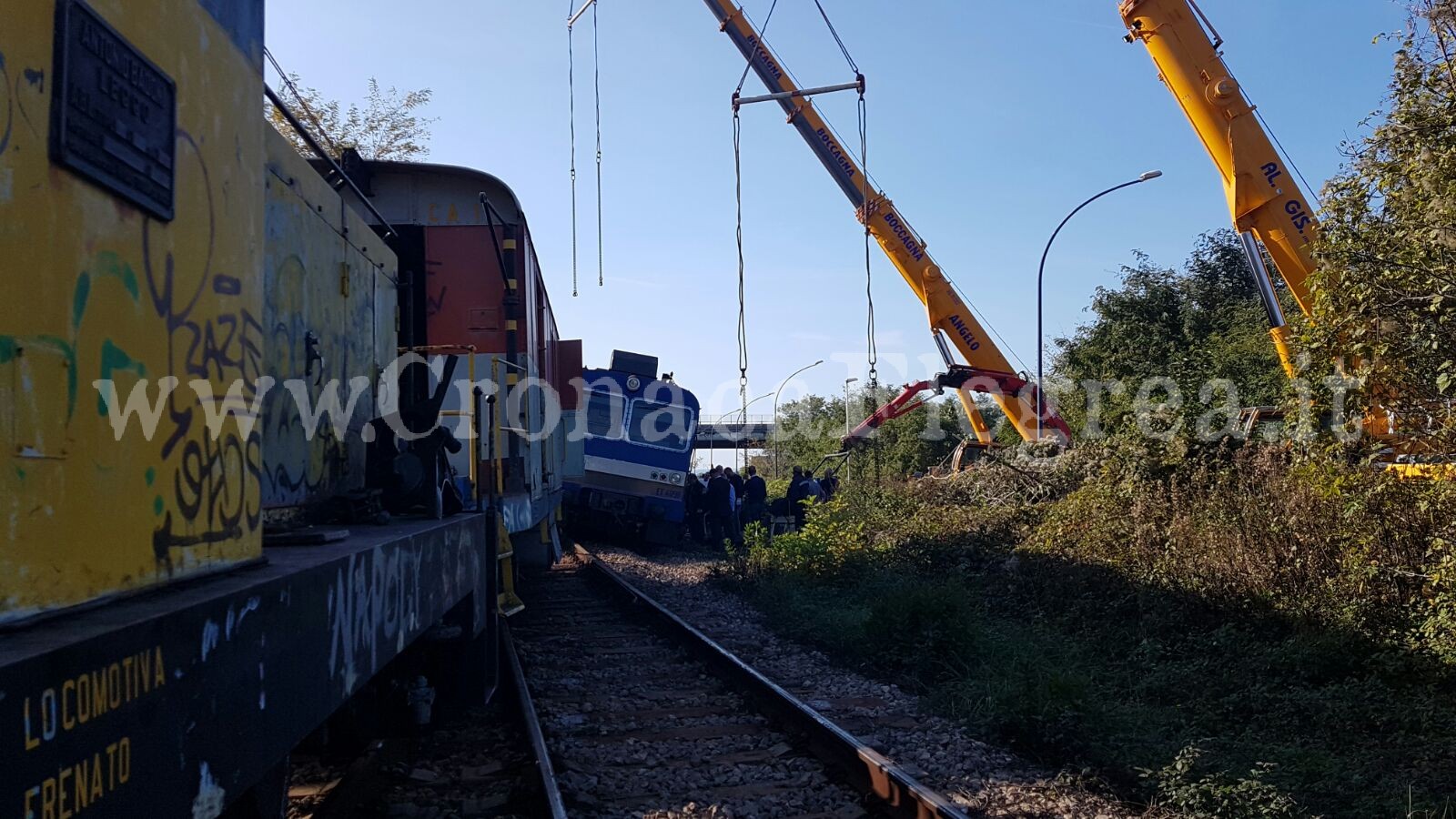 POZZUOLI/ Treno deragliato, si cercano le cause – LE FOTO