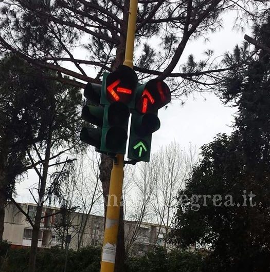 POZZUOLI/ A Monterusciello i semafori sono “confusi”