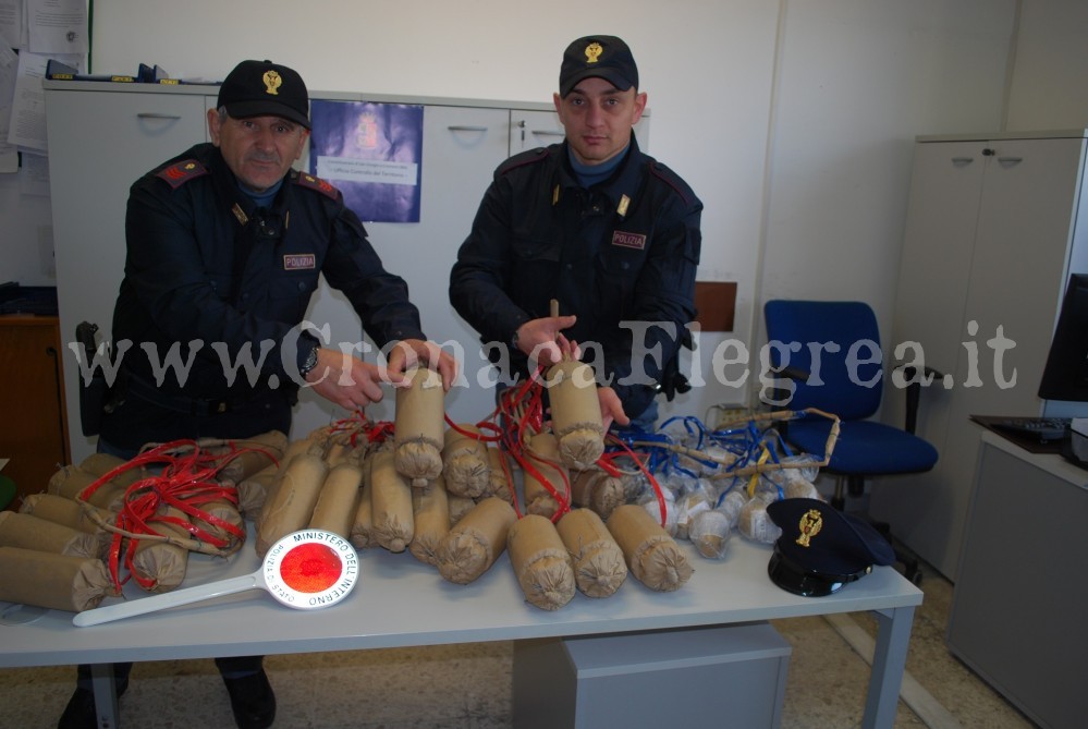 Nasconde in casa 50 bombe da mortaio artigianali: arrestato