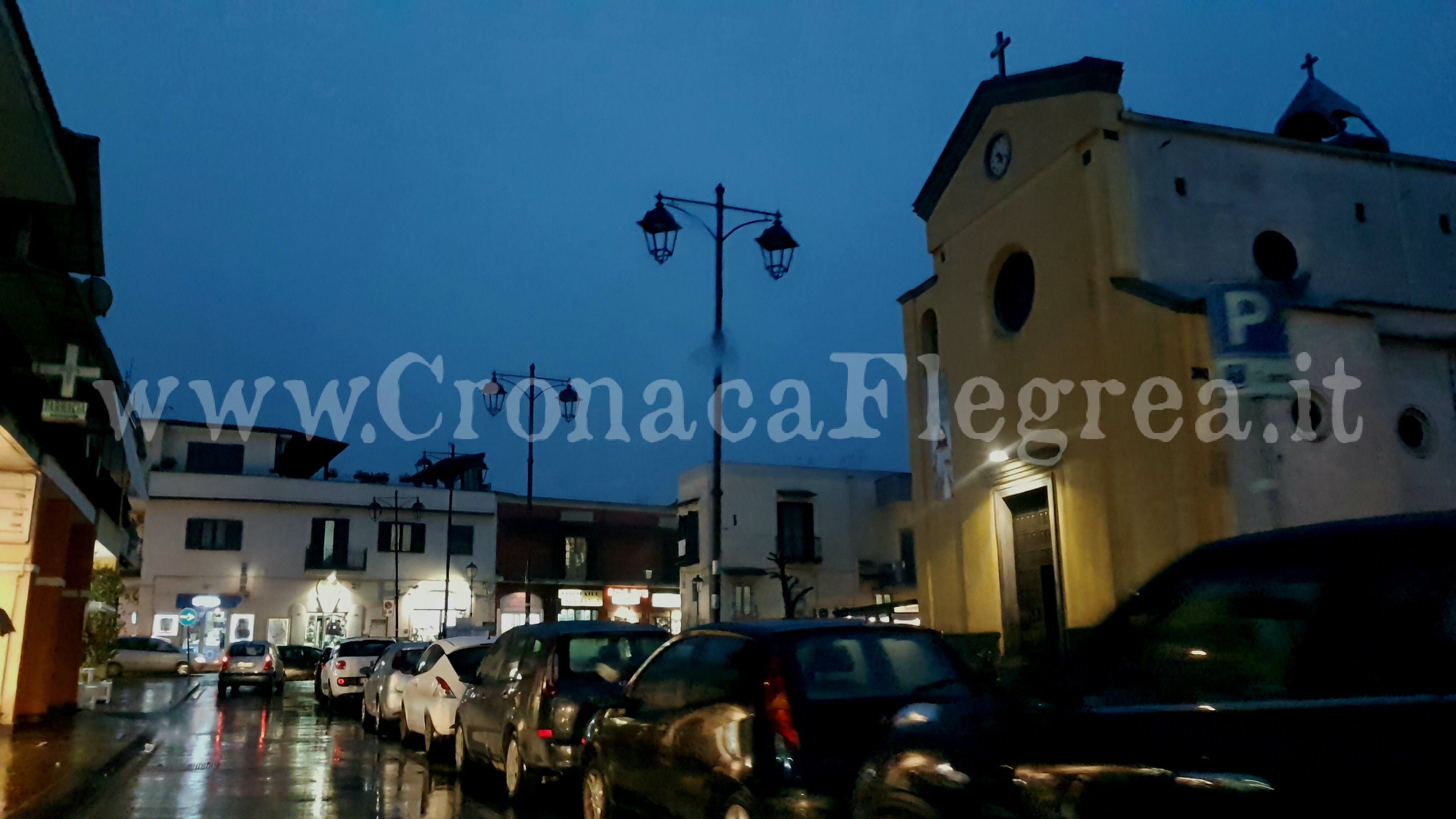 QUARTO/ Pubblica illuminazione, resta al buio persino piazza Santa Maria