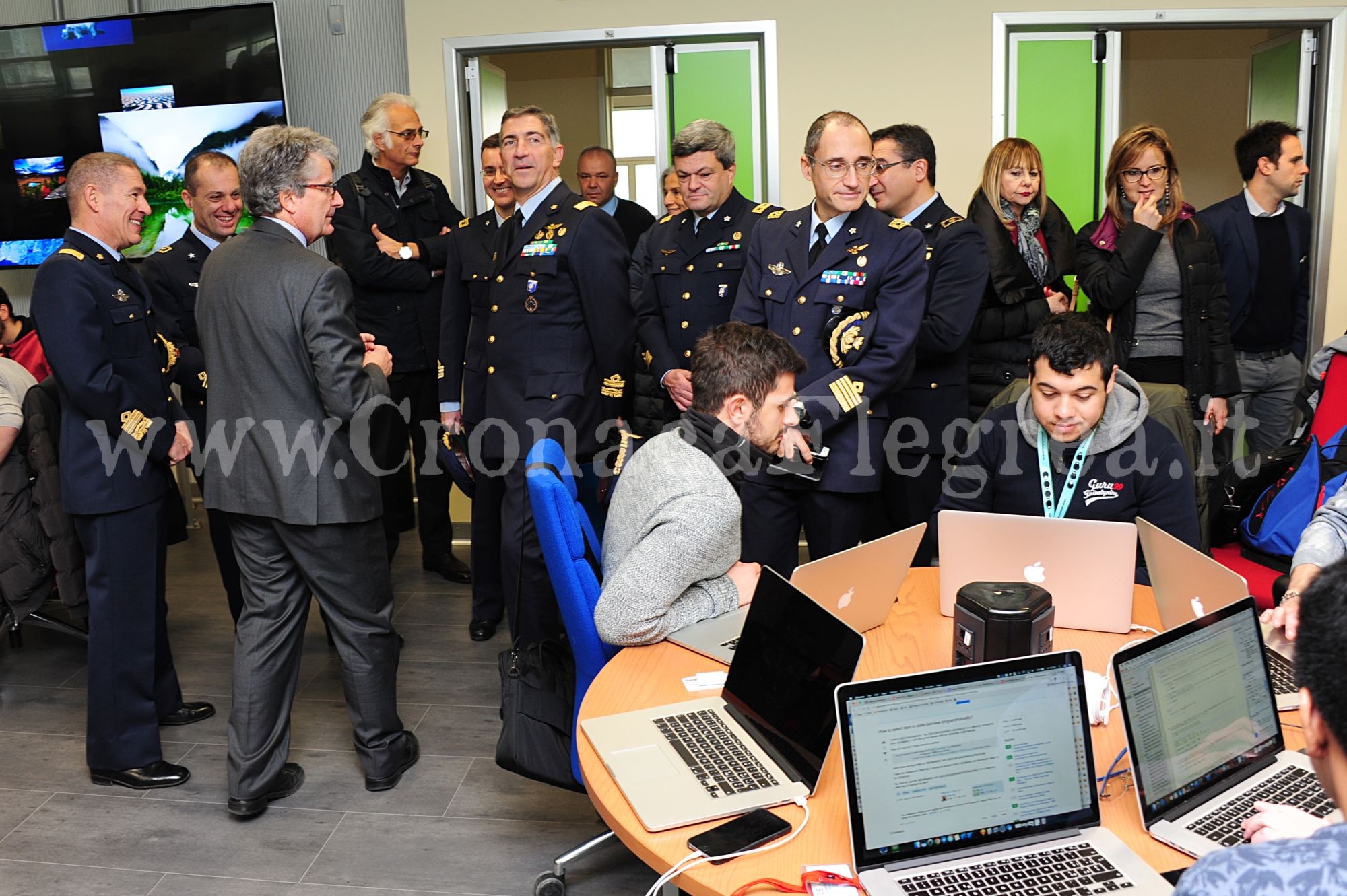 POZZUOLI/ Il Comandante delle Scuole dell’Aeronautica in visita all’iOS Developer Academy