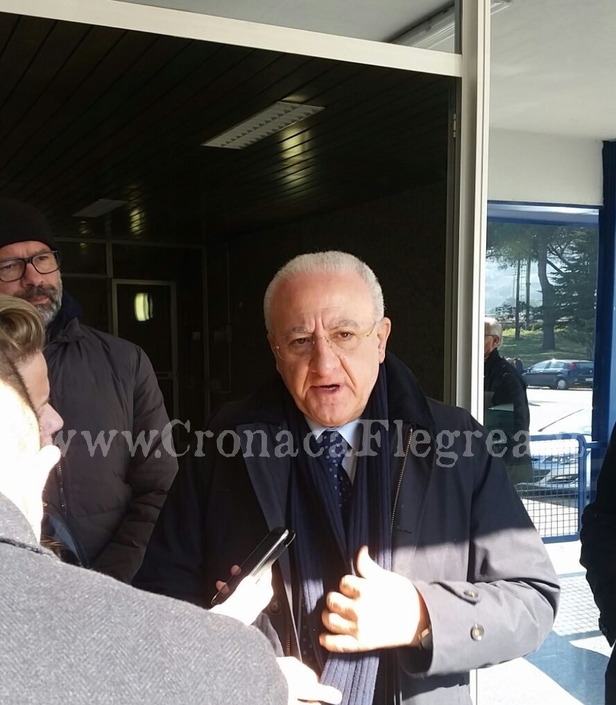 POZZUOLI/ De Luca: «Entro il 2018 piena balneabilita’ del litorale domitio-flegreo»