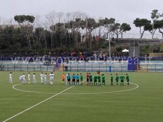 Le squadre al saluto iniziale