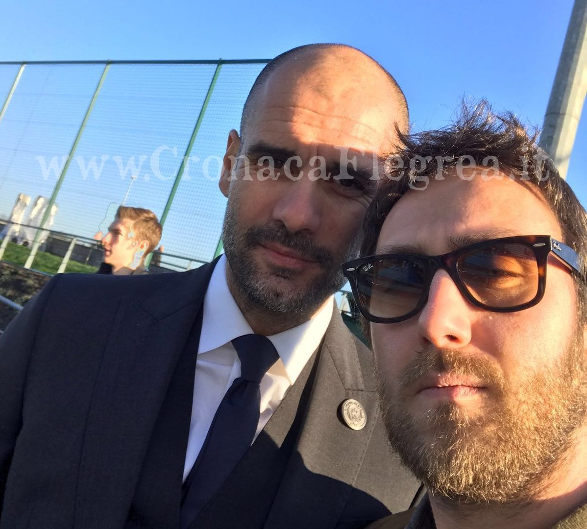 IL PERSONAGGIO/ Rino Riccio, il barbiere di Pozzuoli tra i campioni del Manchester City – LE FOTO