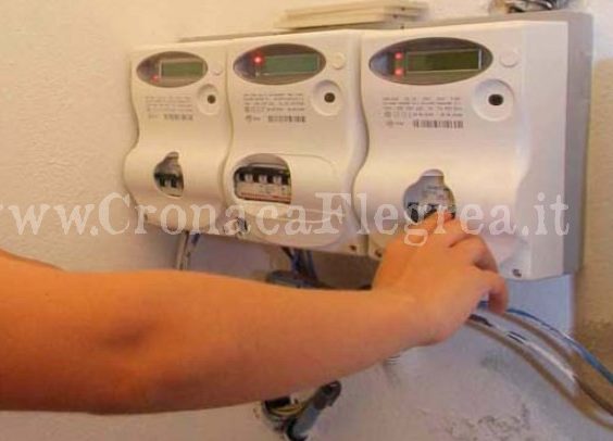 POZZUOLI/ Commerciante rubava energia elettrica: denunciato dalla Finanza