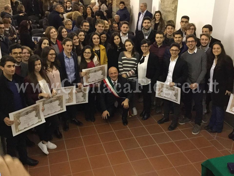 POZZUOLI/ Le foto dei giovani diplomati con il massimo dei voti