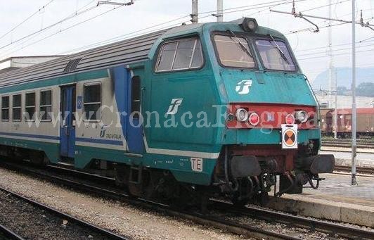 Molestava giovani viaggiatrici sui treni: catturato dipendente dell’Esercito