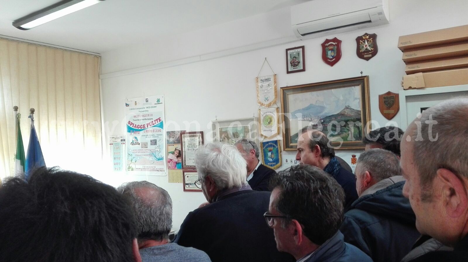 POZZUOLI/ Sciopero comunali, occupati gli uffici di assessore e segretario