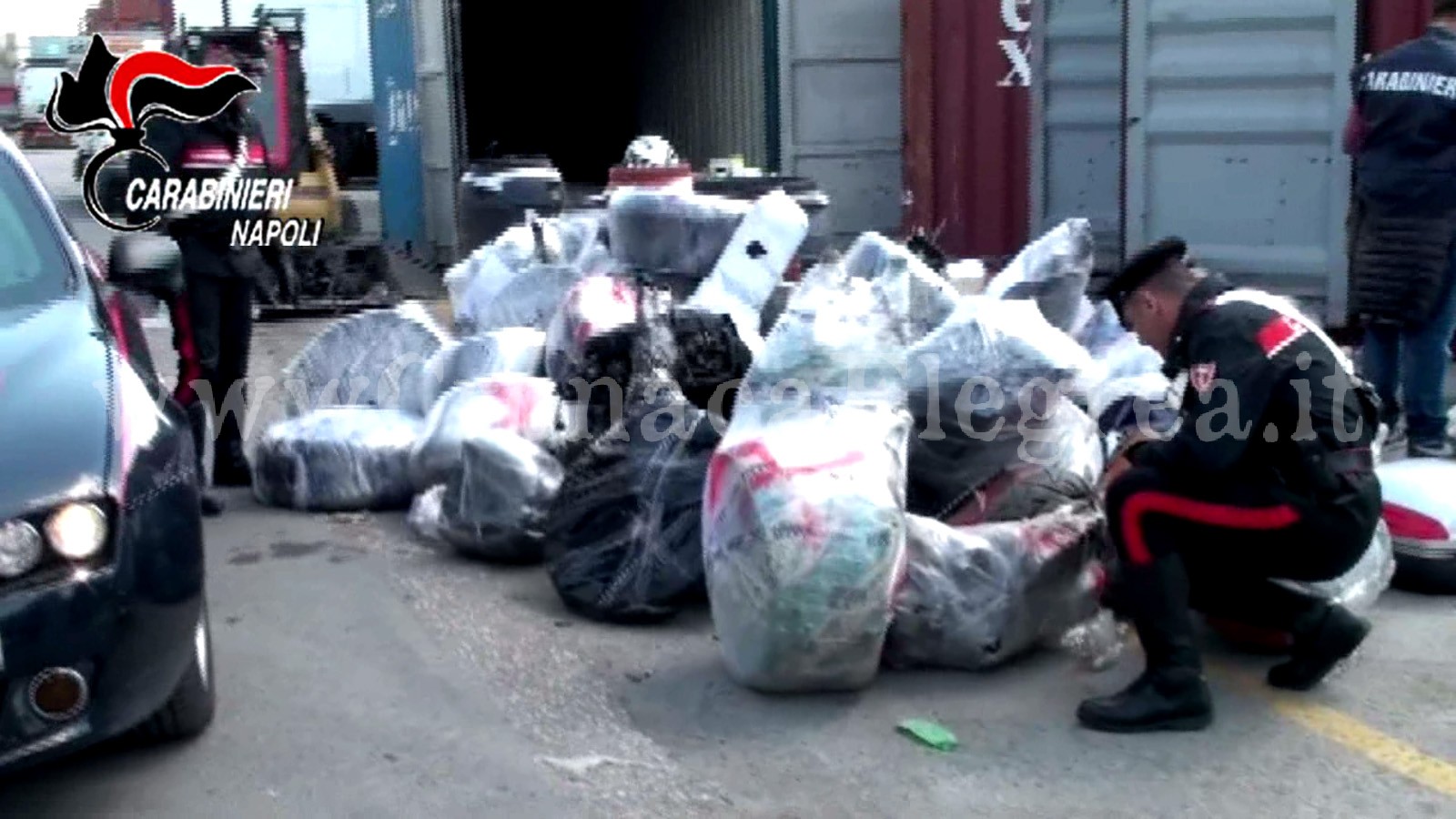 Traffico di moto rubate e rapinate da Napoli all’Africa: 2 arresti