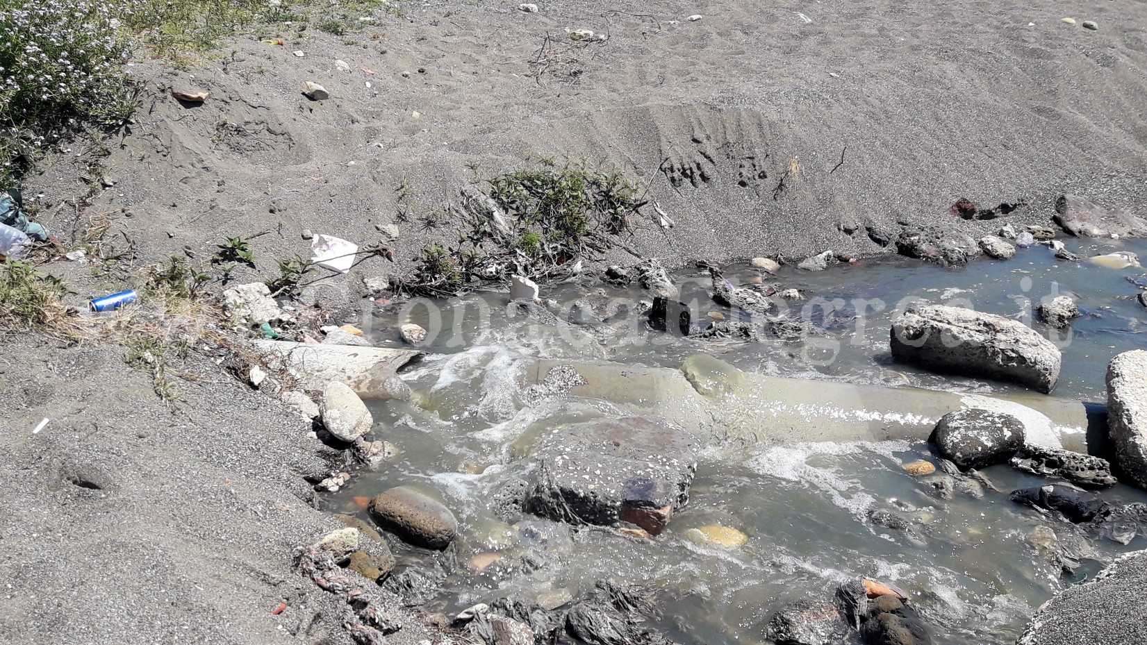 POZZUOLI/ Fogna nel mare di Arco Felice – IL VIDEO