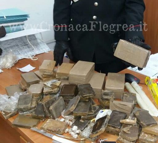 Blitz antidroga: trovati 13,5 kg di hashish in un box, arrestato 37enne