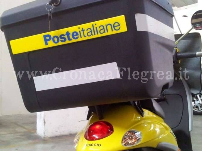 POZZUOLI/ Rapina lo scooter al postino che reagisce: fermato e denunciato