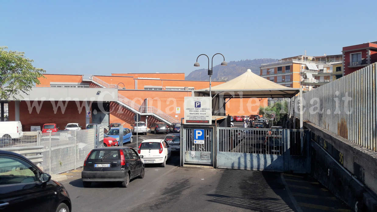 POZZUOLI/ Chiude per due ore il parcheggio del Mercato Ittico