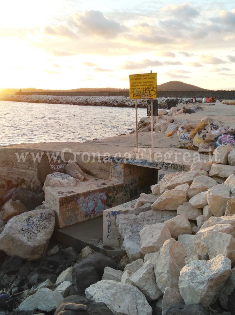 POZZUOLI/ Ancora liquami in mare dallo scarico fognario del Rione Terra – IL VIDEO