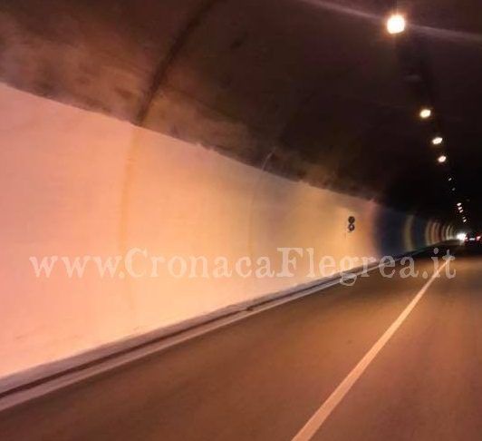 POZZUOLI/ Tunnel di Monte Corvara chiuso per quattro ore per la rimozione dei rifiuti sversati abusivamente