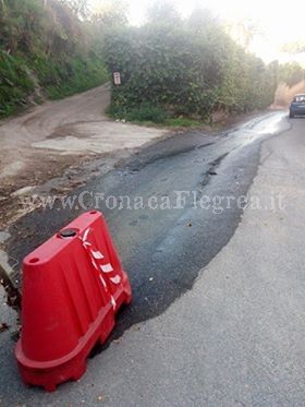 I LETTORI SEGNALANO/ «In via Vecchia delle Vigne da quasi un anno si spreca acqua potabile» – LE FOTO