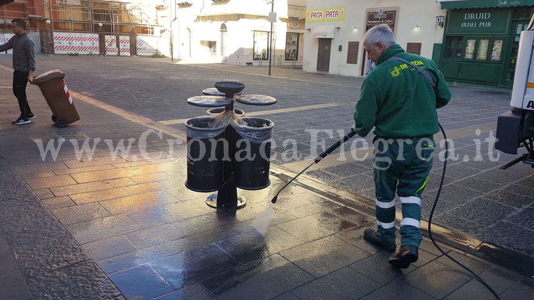 Centro storico di Pozzuoli: nei fine settimana in azione macchine idropulitrici