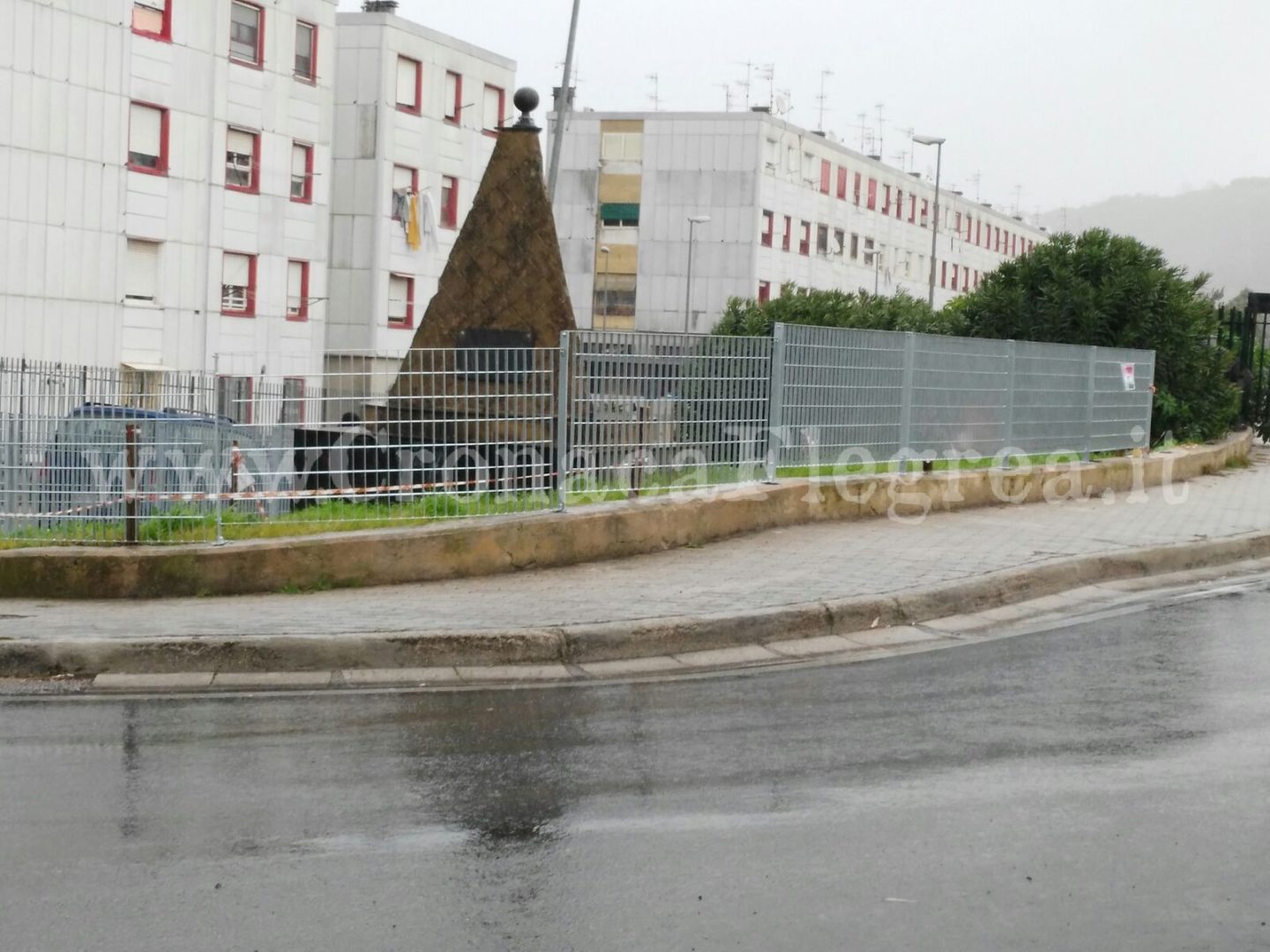 QUARTO/ Dopo 3 anni iniziato il restyling del Monumento ai Caduti sul Lavoro – LE FOTO