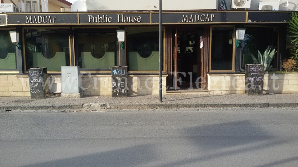 BACOLI/ Dopo le fiamme la ricostruzione: riapre il Madcap Public House