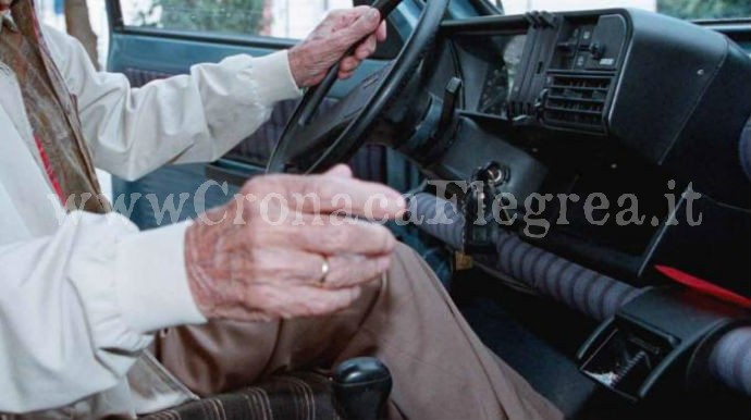 80enne contromano sull’autostrada: salvato da un poliziotto libero dal servizio