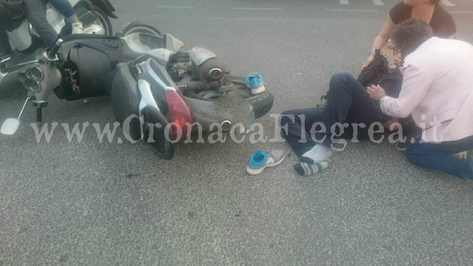 POZZUOLI/ Scontro tra auto e moto in via Montenuovo Licola Patria: un ferito – LE FOTO