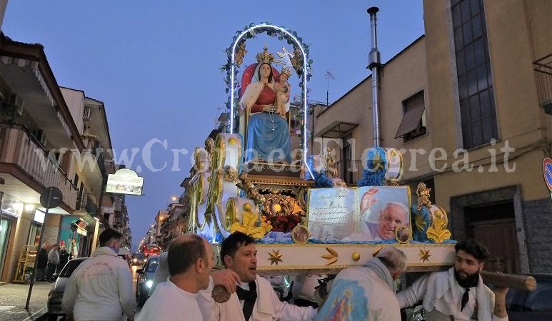 Monta (illegalmente) botti per festeggiare la Madonna dell’Arco: arrestato