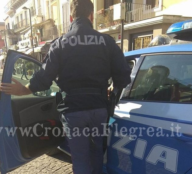 POZZUOLI/ Minaccia la moglie con un cric davanti ai figli piccoli: arrestato dalla Polizia