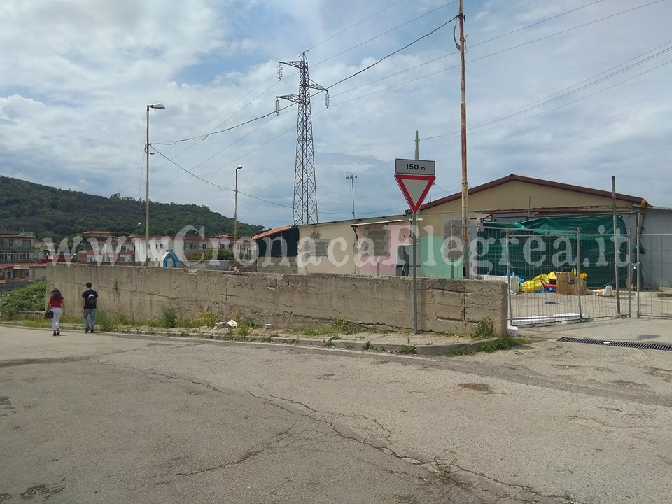 POZZUOLI/ Container in via Dalla Chiesa, nuovo confronto in Consiglio comunale